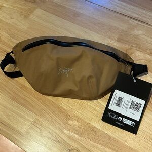 Arc’teryx Granville Crossbody Bag